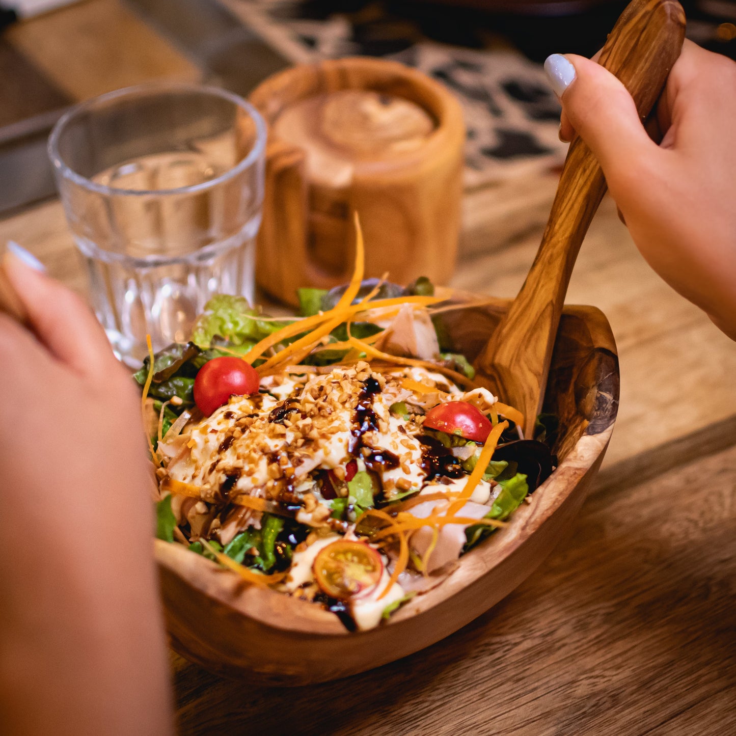 Oval Salad Bowl 18x14 cm with Utensils