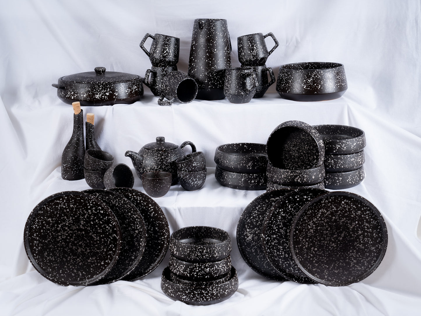 Handmade Black Stoneware Table Set – Elegant Artisan Ceramic Dinnerware