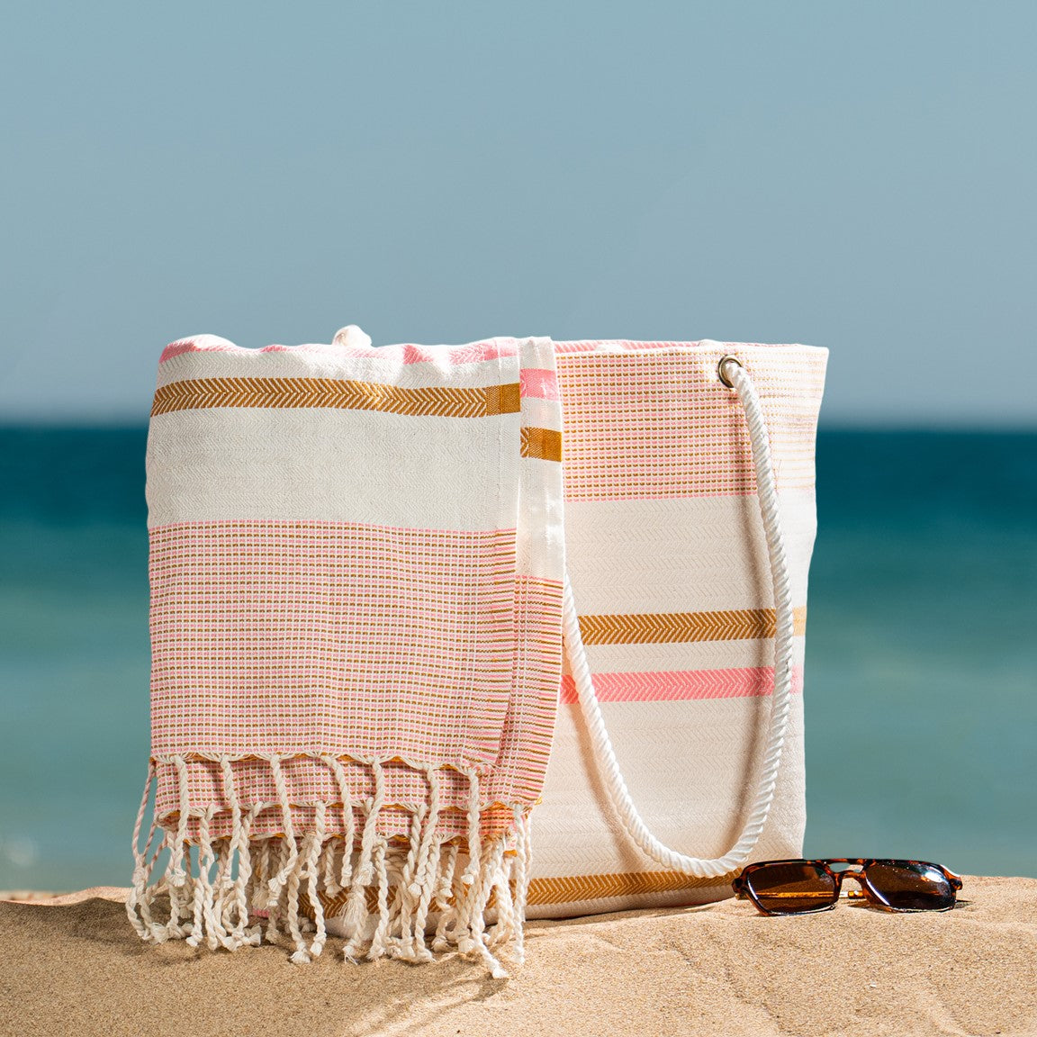 Insulated Beach Bag with Fouta