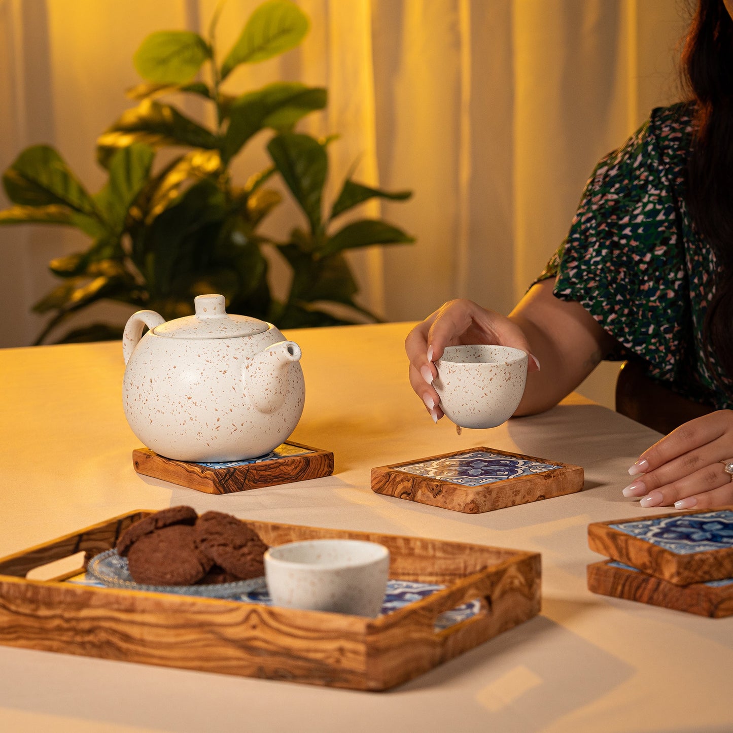 6-Piece Olive Wood and Ceramic Serving Tray