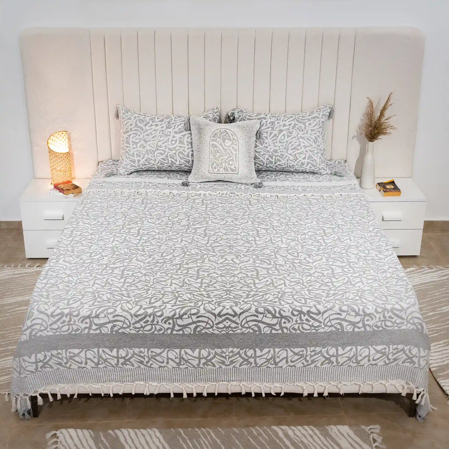 Luxury Calligraphy Design Bedding Set with 3 pillow Covers - 100% cotton - high quality