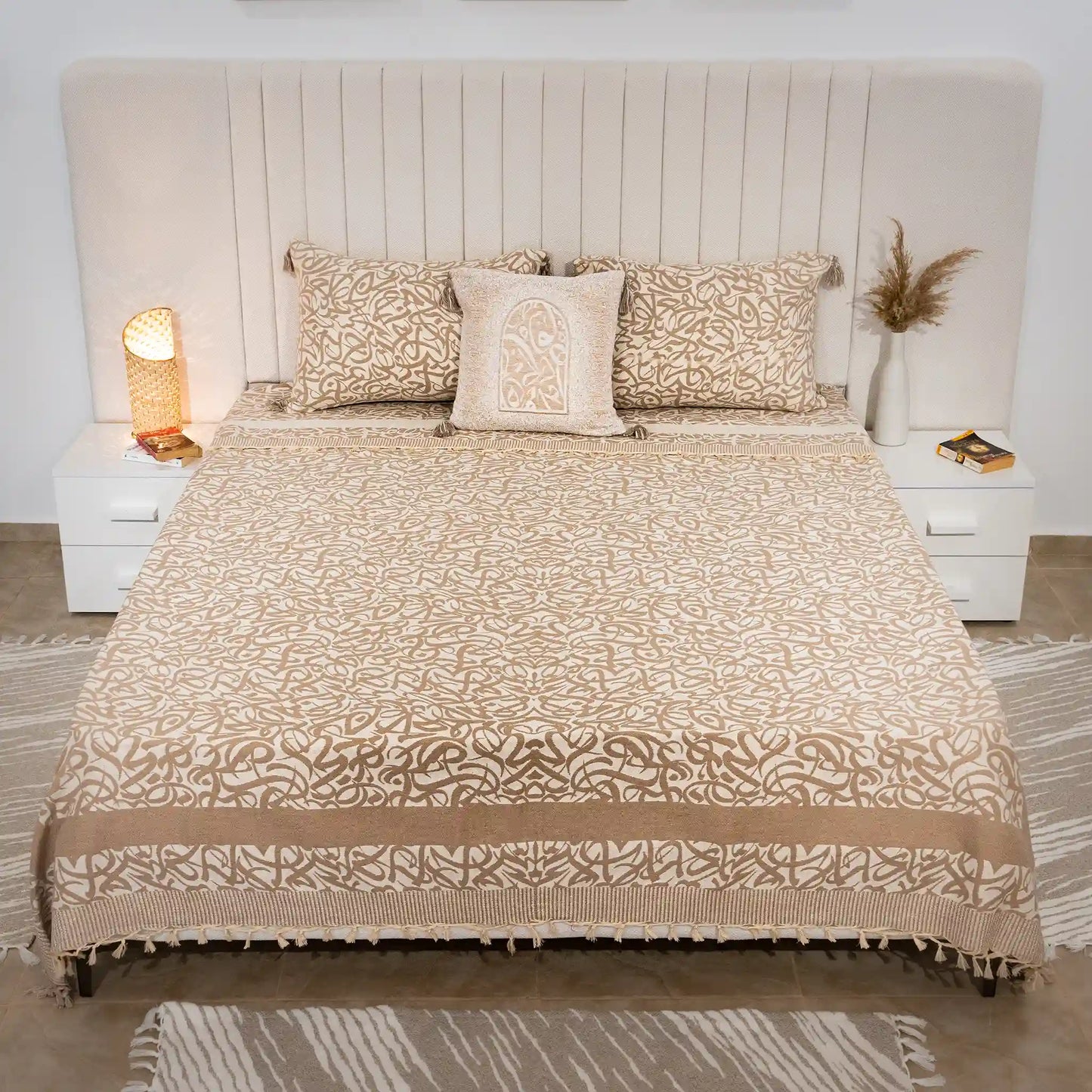 Luxury Calligraphy Design Bedding Set with 3 pillow Covers - 100% cotton - high quality