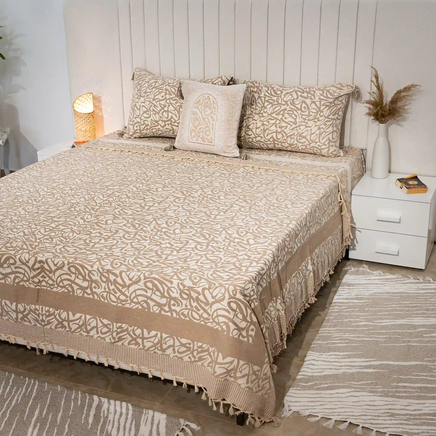 Luxury Calligraphy Design Bedding Set with 3 pillow Covers - 100% cotton - high quality