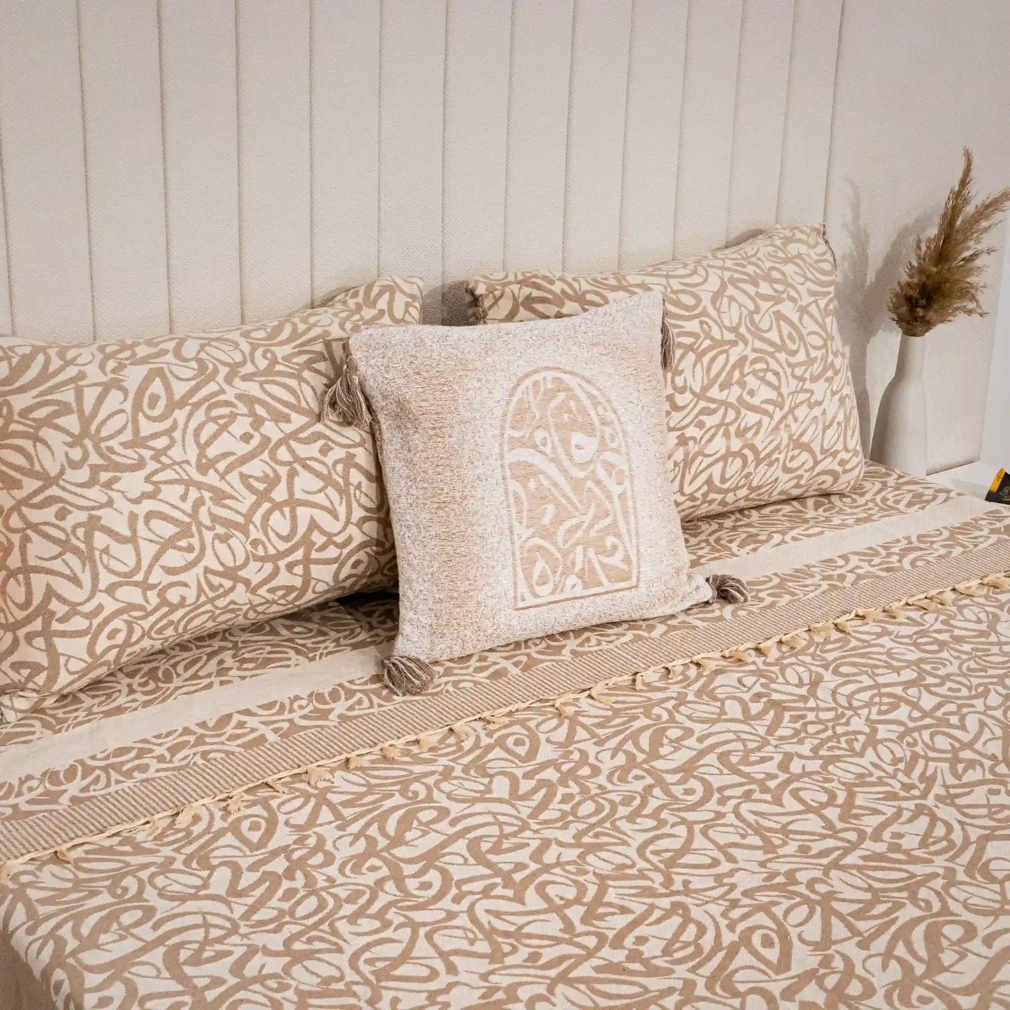 Luxury Calligraphy Design Bedding Set with 3 pillow Covers - 100% cotton - high quality