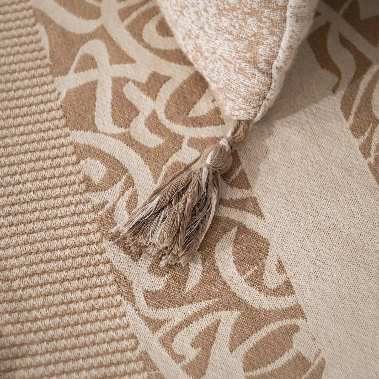 Luxury Calligraphy Design Bedding Set with 3 pillow Covers - 100% cotton - high quality