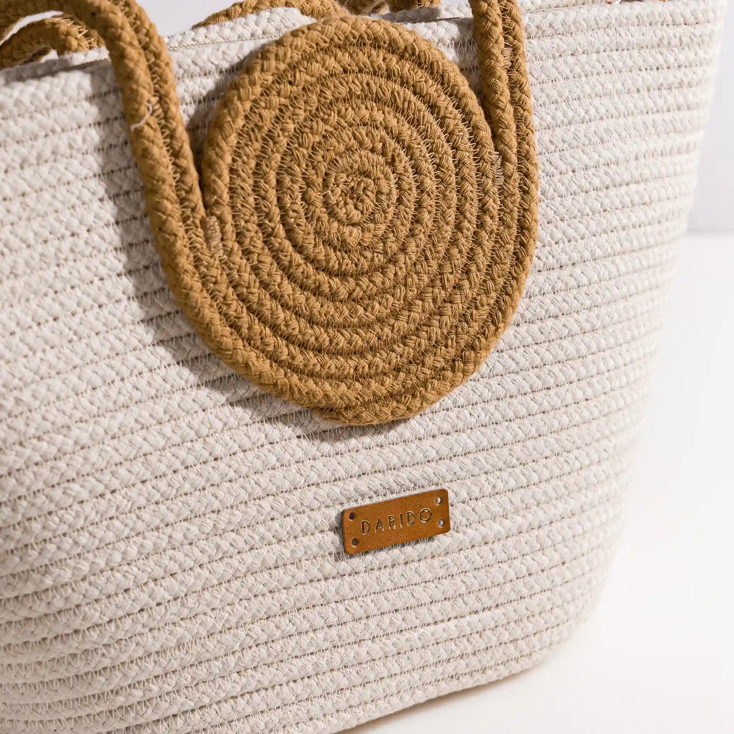 Elegant Handwoven Handbag – Artisanal Braided Design by Darido