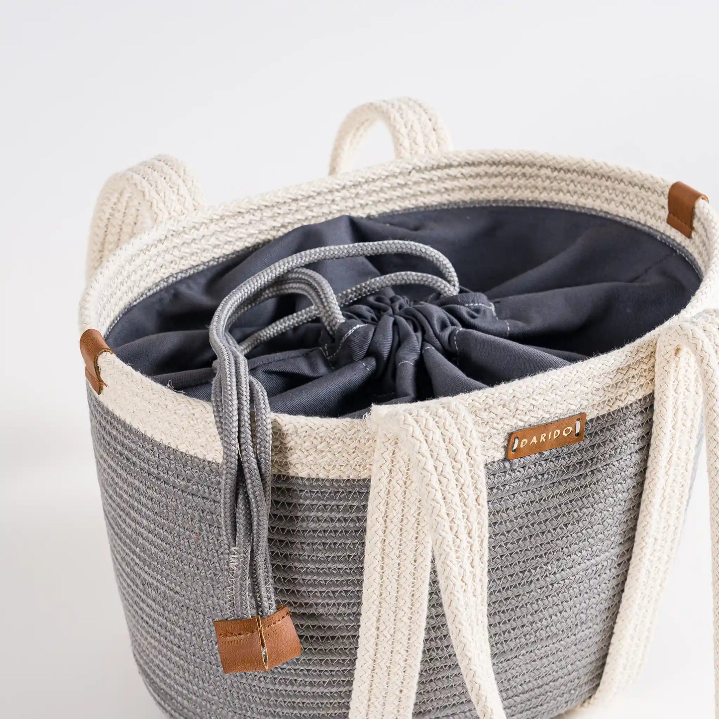 Elegant Handwoven Handbag – Artisanal Braided Design by Darido