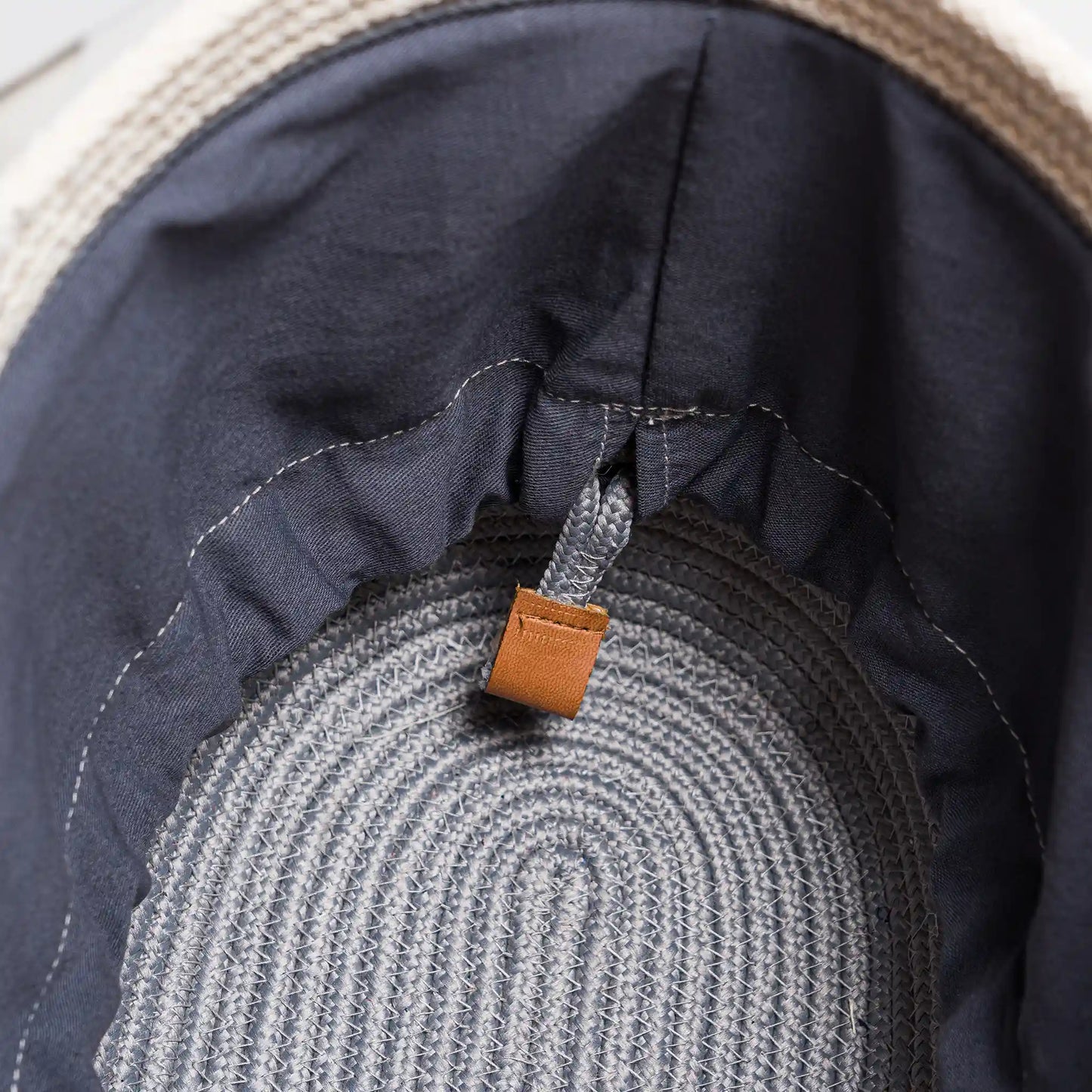 Elegant Handwoven Handbag – Artisanal Braided Design by Darido