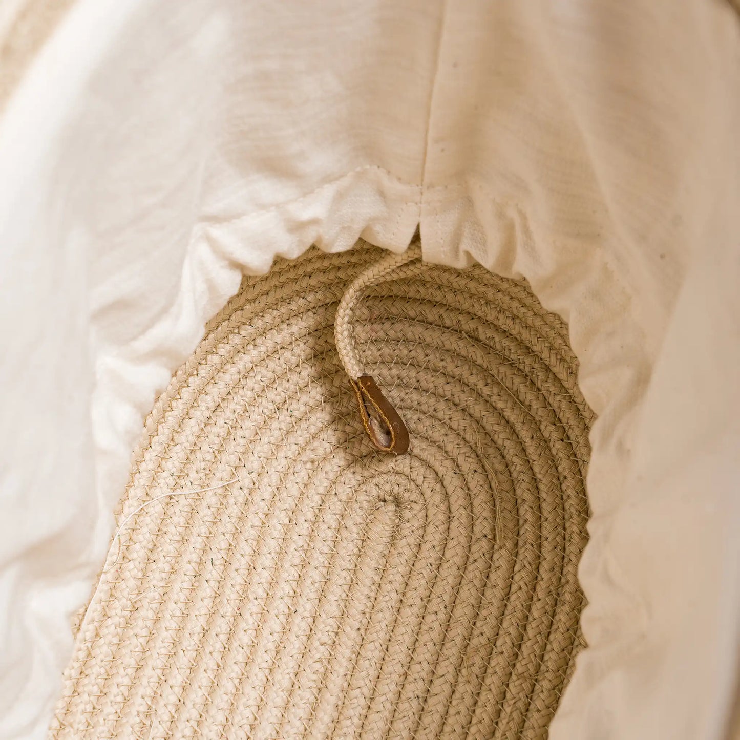 Elegant Handwoven Handbag – Artisanal Braided Design by Darido