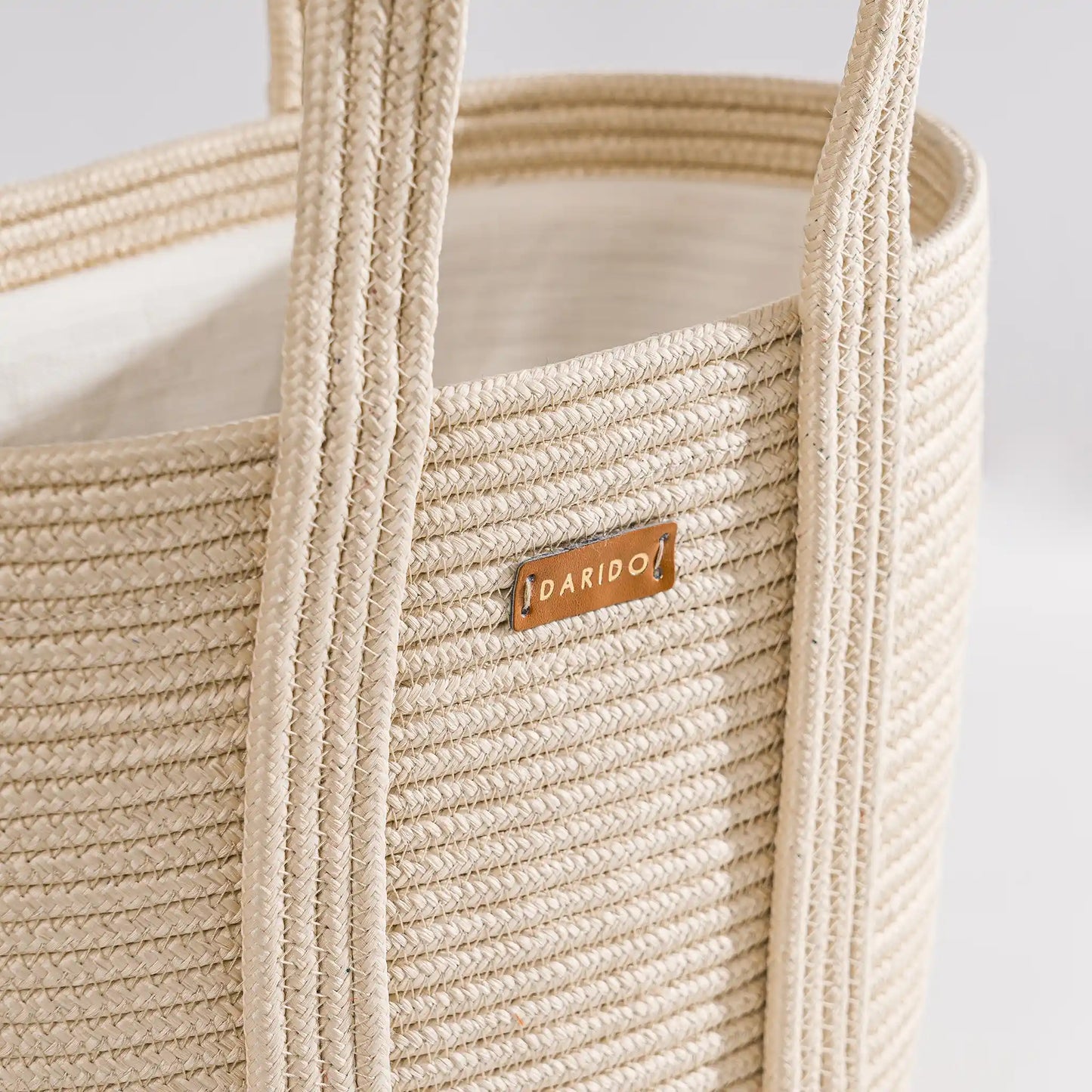 Elegant Handwoven Handbag – Artisanal Braided Design by Darido