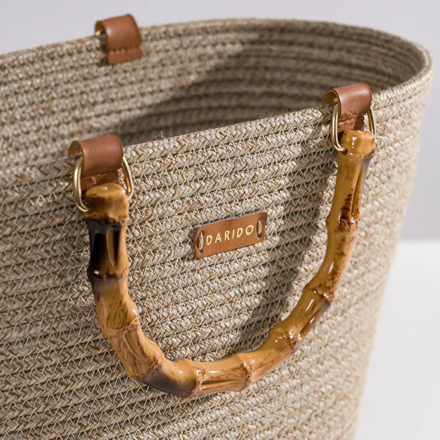 Elegant Handwoven Handbag – Artisanal Braided Design by Darido