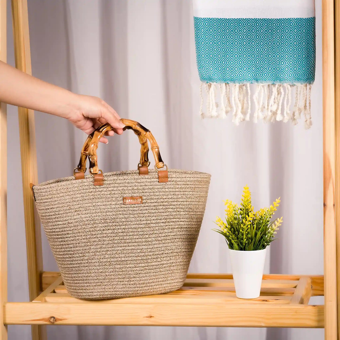 Elegant Handwoven Handbag – Artisanal Braided Design by Darido