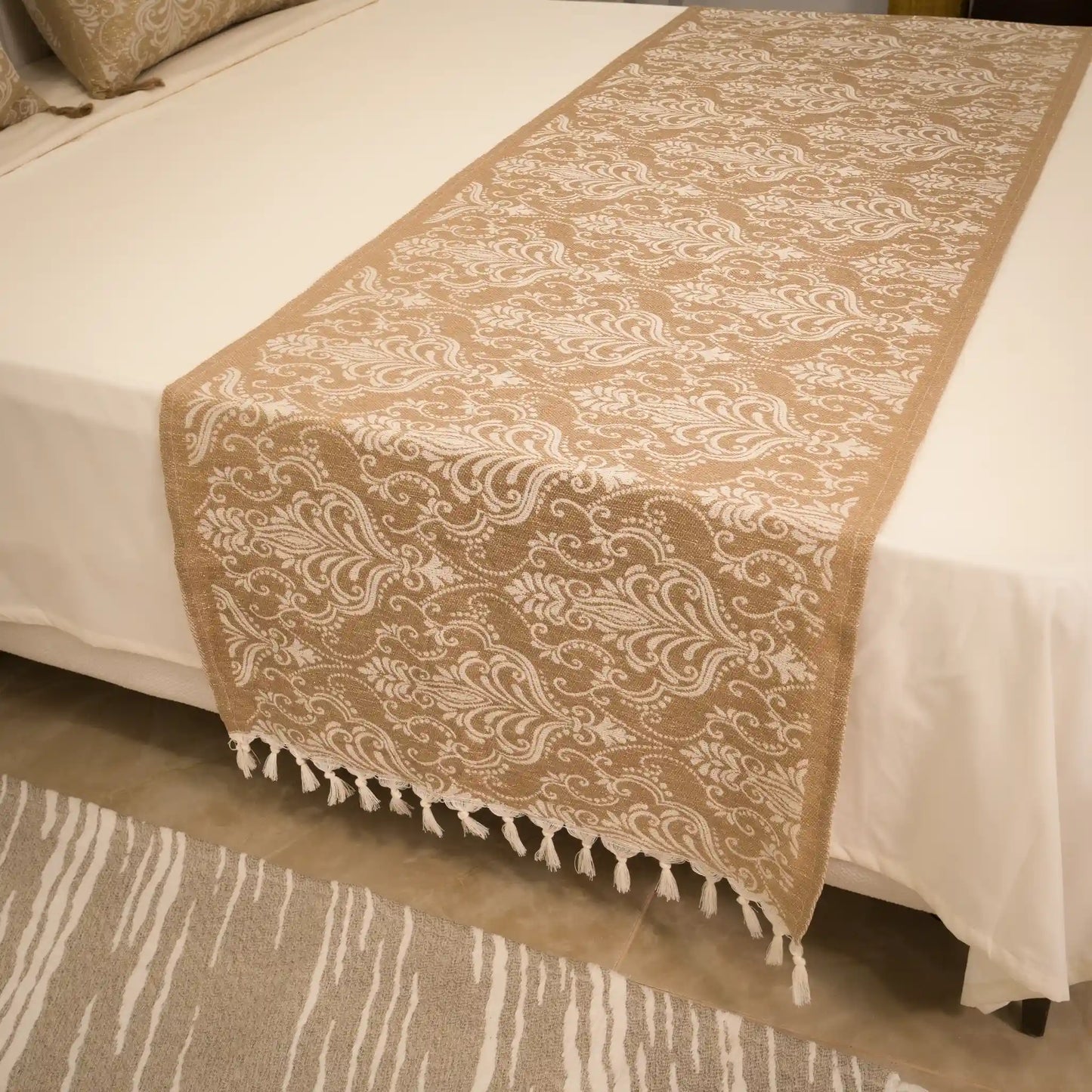 Luxurious Baroque Bed Runner Set with 2 Cushion Covers - High quality