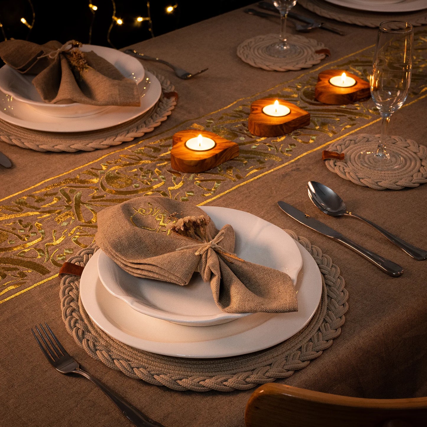 Luxurious Calligraphic Tablecloth – Elegance for Every Gathering