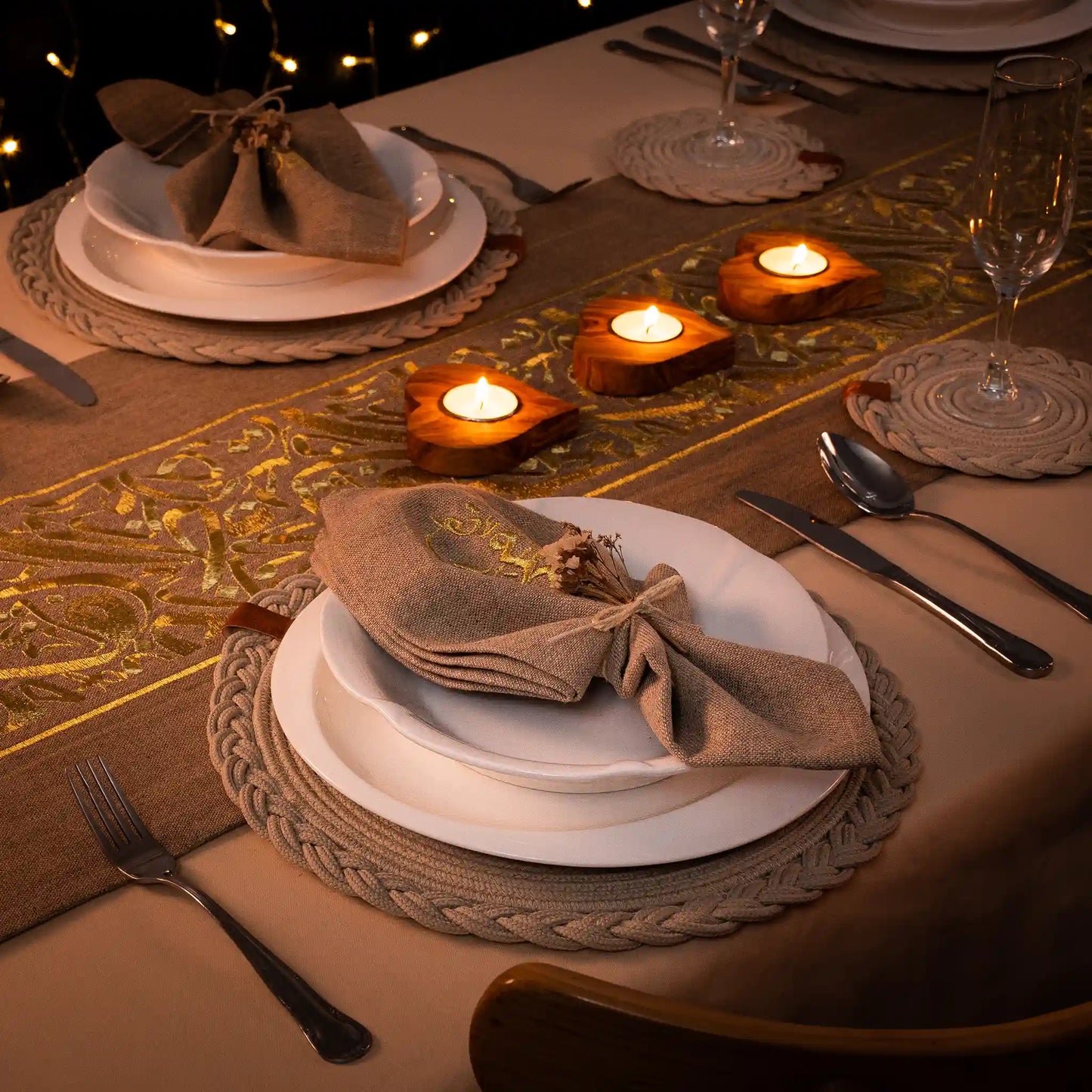 Luxurious Linen Table Runner with Calligraphic Design – Elegance for Every Occasion