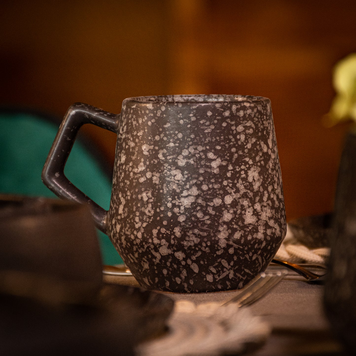 Handmade Black Stoneware Table Set – Elegant Artisan Ceramic Dinnerware
