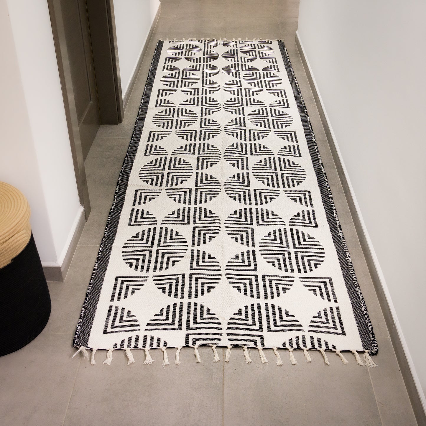 Durable Runner Rug Lozana | 3m x 1m Hallway Carpet