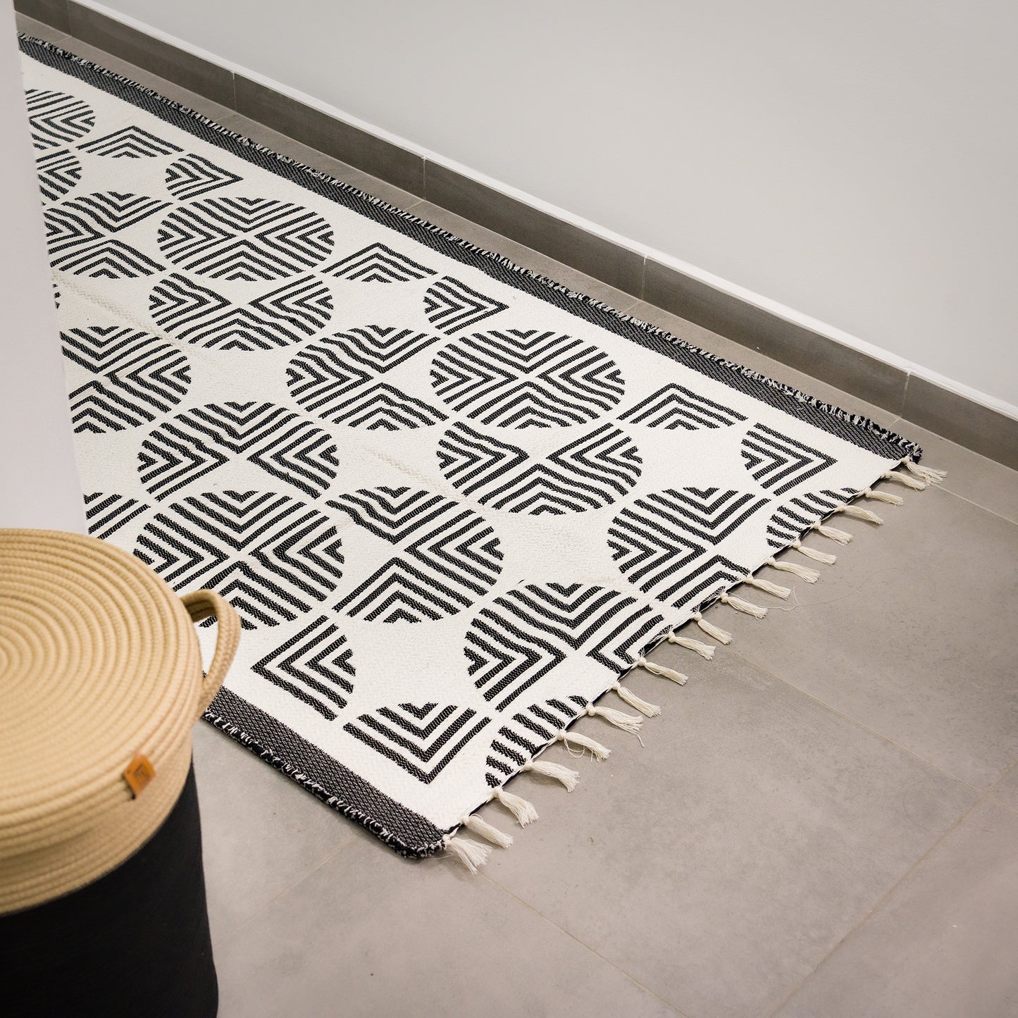 Durable Runner Rug Lozana | 3m x 1m Hallway Carpet
