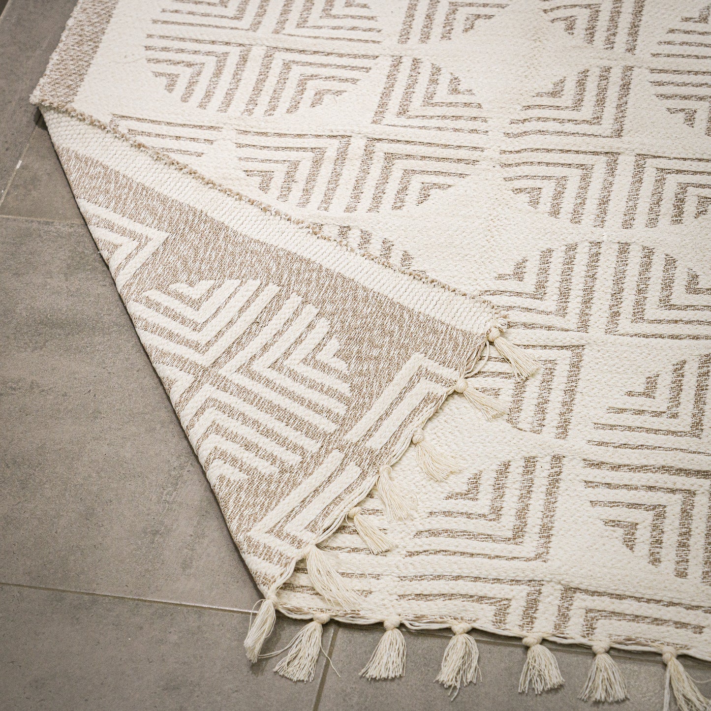 Durable Runner Rug Lozana | 3m x 1m Hallway Carpet