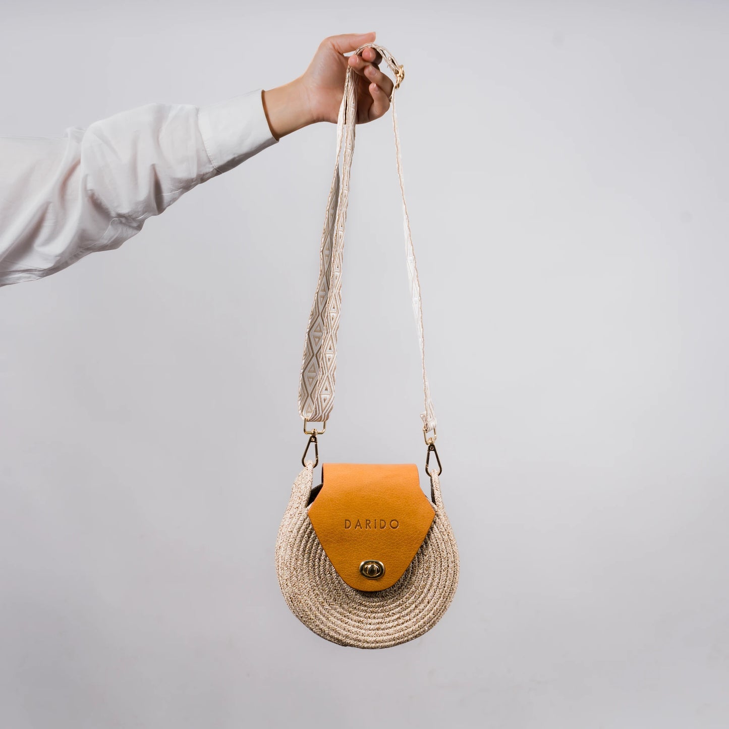 Blana & Amla Round Handbag – Handmade Elegance in Natural Fibers