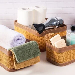 3paniersavecdesobjetsdebain سلات تخزين من السمار باللون البني