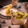 طقم طاولة فخاري أبيض يدوي – أواني عشاء خزفية أنيقة