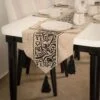table_runner_black_DARIDO_231019_dsc08126 Luxurious Linen Table Runner with Calligraphic Design – Elegance for Every Occasion